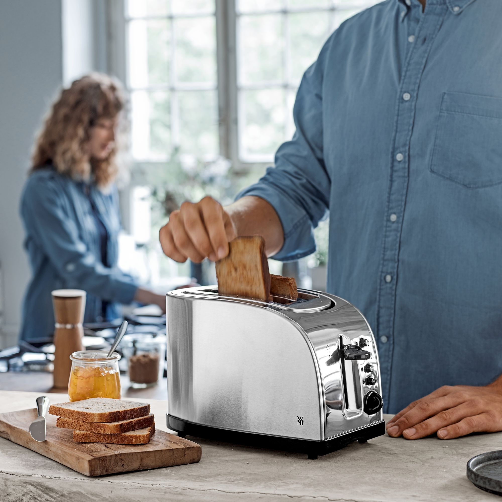 توستر وی ام اف 